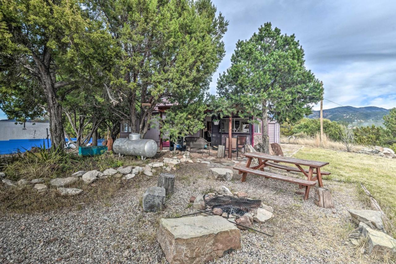 Cozy High Rolls Cottage Near Hiking Trails! Cloudcroft Bagian luar foto